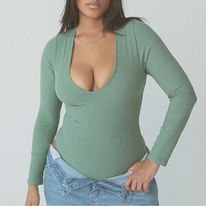 Klassy Network Deep V Ribbed Long Sleeve Bramisuit Bodysuit in Jade
